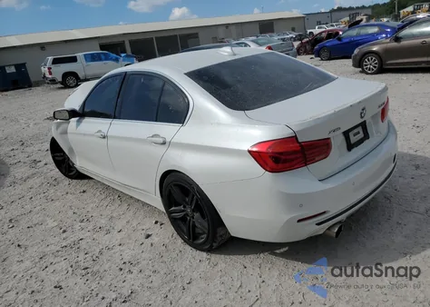 2017 BMW 330 Xi z USA, uszkodzony, nr VIN WBA8D9G3XHNU62489